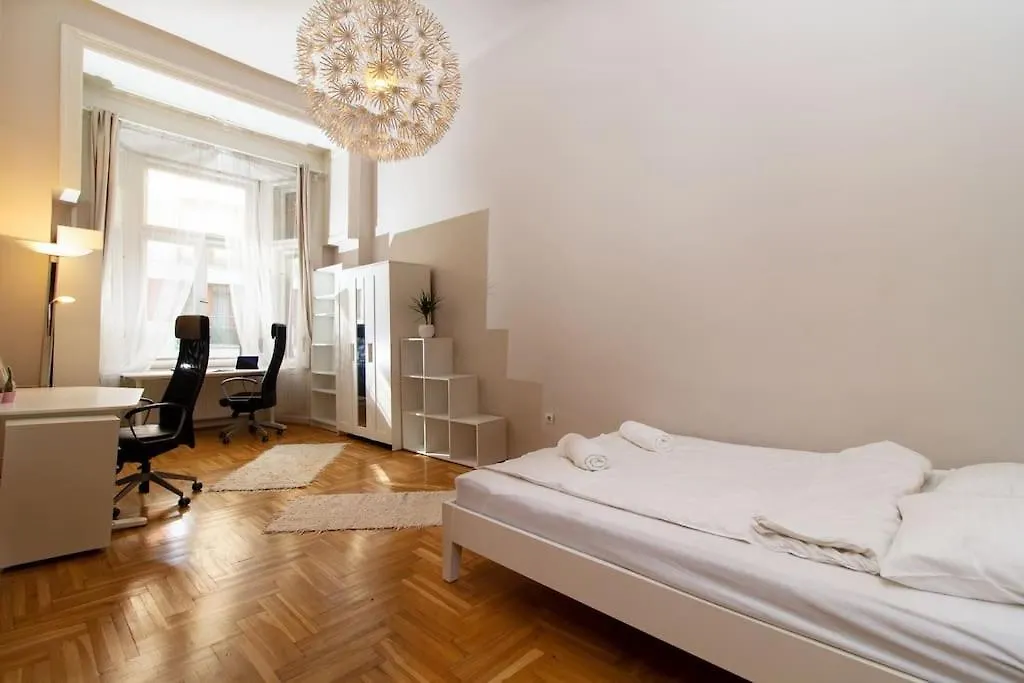 Cityscape Budget Apartments Isabella Budapest