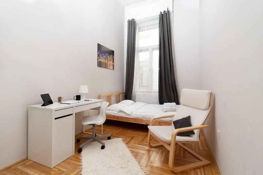 Cityscape Budget Apartments Isabella Budapest
